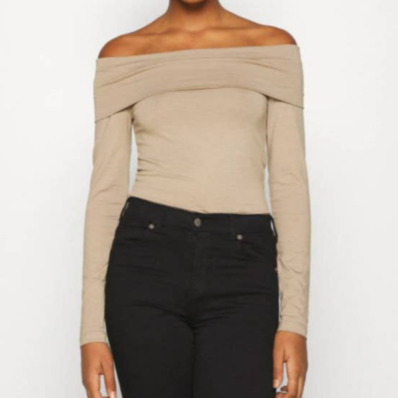 Vero Moda Tops - Vero Moda Panda Off The Shoulder Long Sleeve Top M Pullover Jersey Knit NWD
